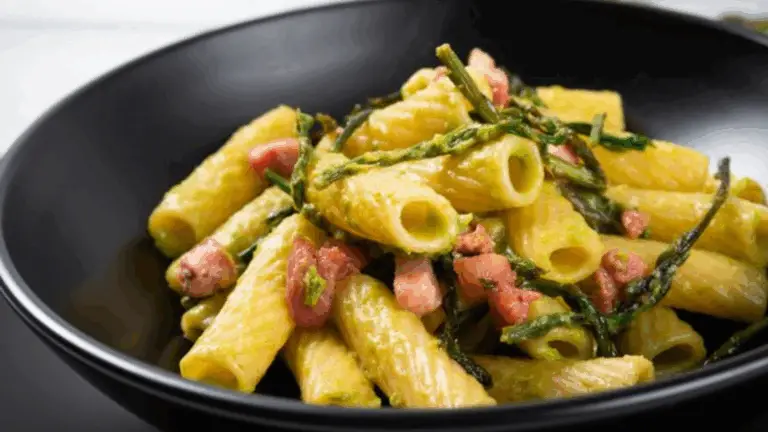 Pennoni cremosi con asparagi e guanciale croccante: il primo piatto della primavera!