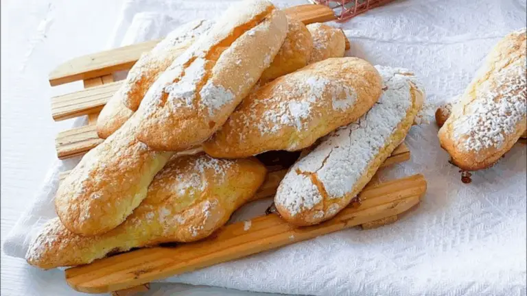 Savoiardi Fatti in Casa con 3 Ingredienti – Leggeri, Friabili e Irresistibili!