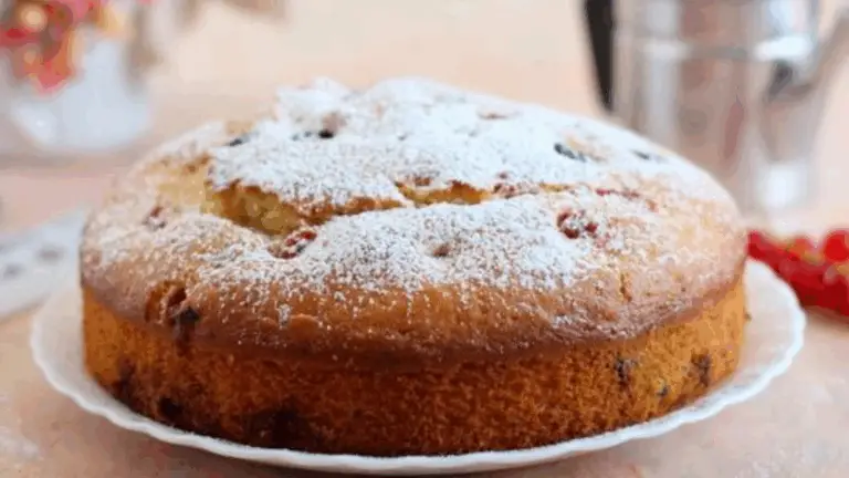 Torta 7 Vasetti: Il Dolce Soffice e Veloce che Non Ha Bisogno della Bilancia!