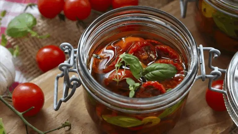 Pomodorini Sott’Olio con Aglio e Basilico – La Ricetta Perfetta per Friselle e Bruschette!