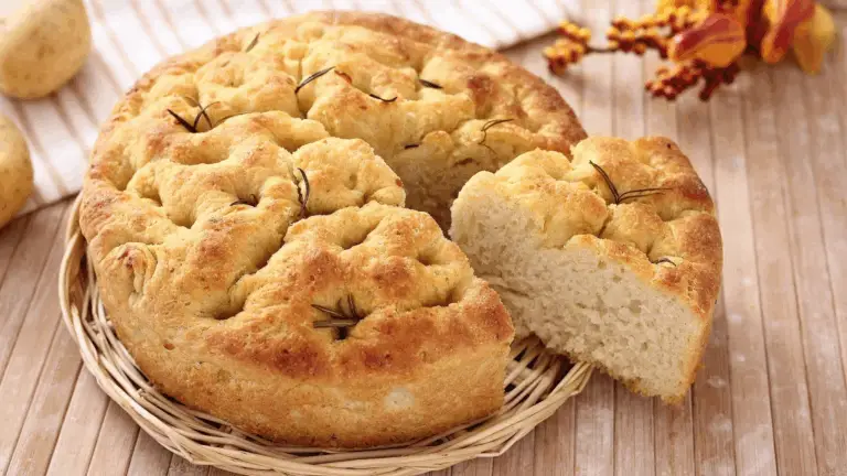 Focaccia Soffice e Profumata: la Ricetta Perfetta alla Genovese!