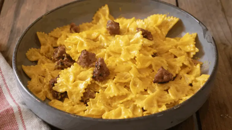 Farfalle con Salsiccia, Panna e Zafferano – Cremose, Golose e Profumatissime!