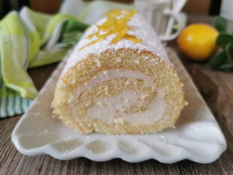 Rotolo al Limone: Un Dolce Fresco e Goloso per Ogni Occasione
