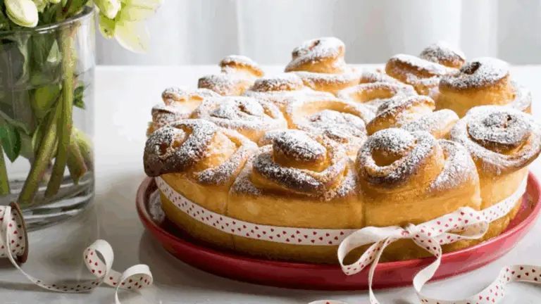 Torta di Rose: Super Soffice e con un Ripieno Cremoso!