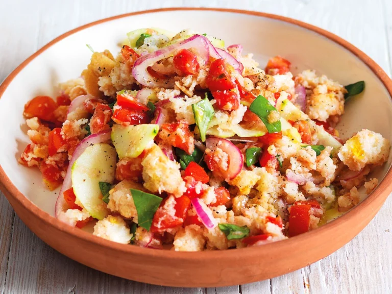 Panzanella Toscana: La Ricetta Autentica del Pane e Pomodoro