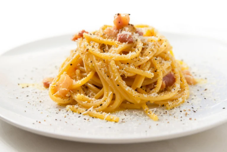 Spaghetti alla Carbonara: La Ricetta Tradizionale Romana