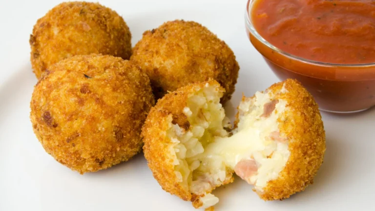 Arancini Siciliani al Formaggio: Ricetta Tradizionale e Gustosa