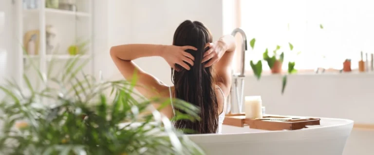 Consigli approfonditi e dettagliati per rinforzare e far crescere i capelli in modo naturale e sostenibile 🌿✨