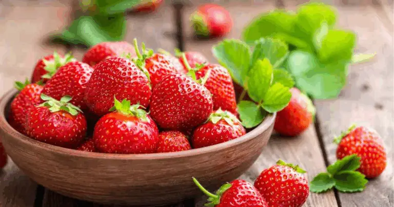I segreti per coltivare fragole più dolci e succose in casa 🍓✨