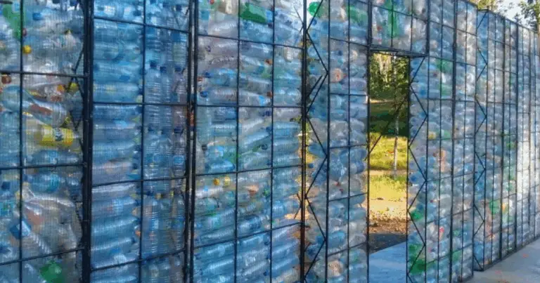 Come creare uno scaldabagno solare ecologico con bottiglie di plastica riciclate 🌞🌿