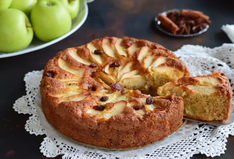 Torta di Mele Morbida e Profumata: La Ricetta Tradizionale