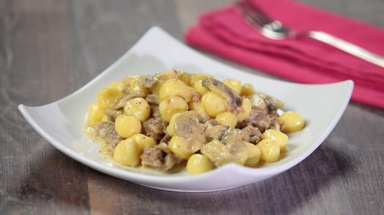 Gnocchi salsiccia e stracchino: il comfort food che conquista in 15 minuti!