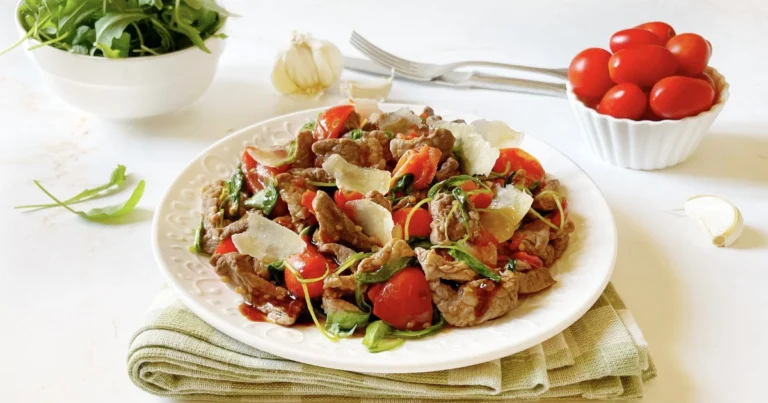 Straccetti di Manzo: Il Secondo Piatto Rapido, Saporito e Irresistibile