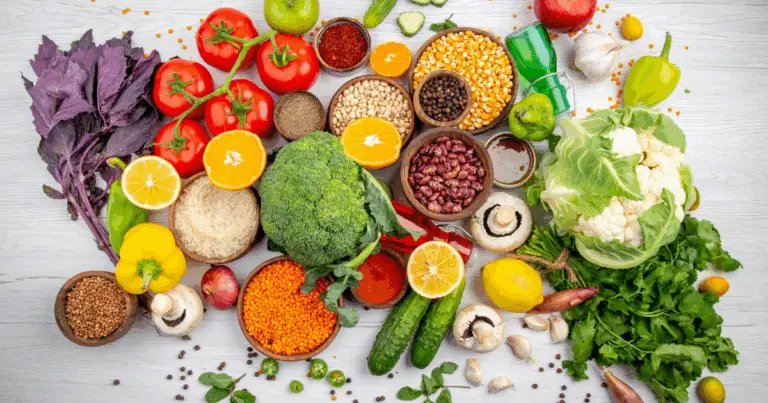 10 Alimenti Essenziali per un Cervello Forte e Attivo: La Guida Completa per Nutrire la Mente 🧠✨