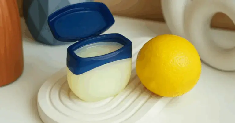 10 Trucchi Sorprendenti con la Vaselina che Ti Cambieranno la Beauty Routine 💧