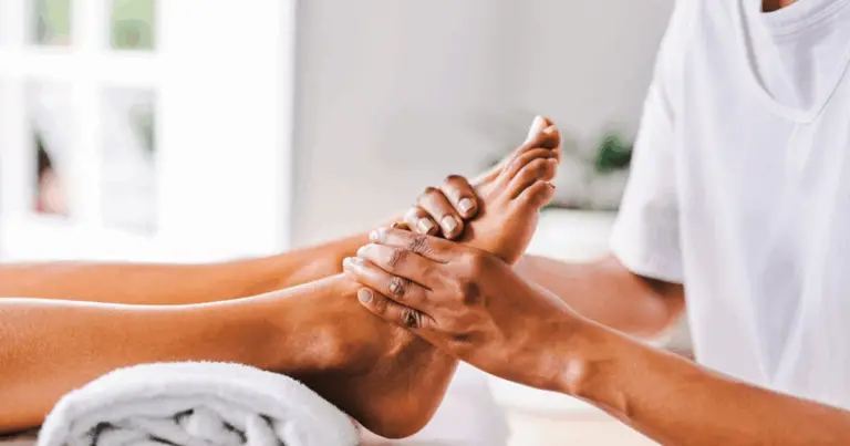 Riflessologia plantare: la mappa del piede che stimola il corpo e rinvigorisce la mente