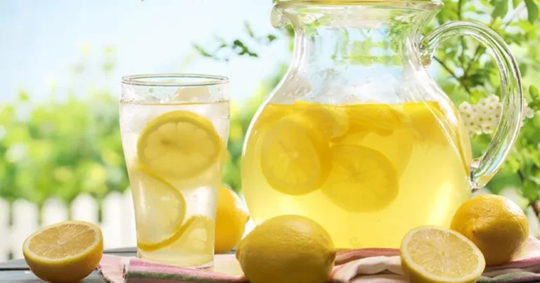 ACQUA E LIMONE: I BENEFICI AL MATTINO E PRIMA DI DORMIRE