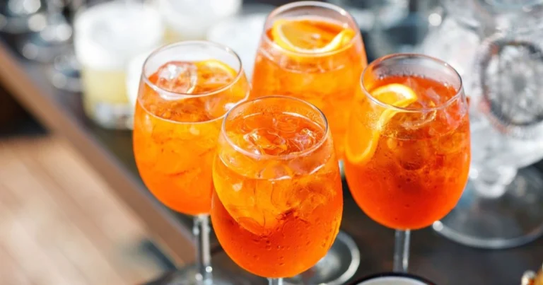 Aperol Spritz: Guida Completa all’Aperitivo Veneziano che Conquista Tutti