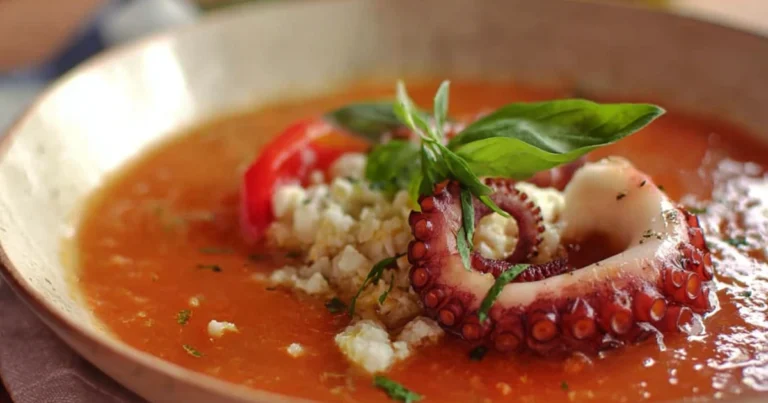 Gazpacho di Peperoni con Basmati e Polpo: La Ricetta Gourmet Mediterranea