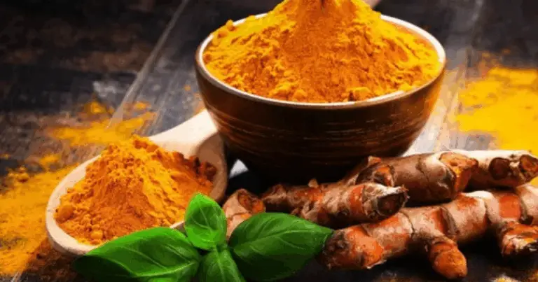 🌿 Curcuma: Il Rimedio Naturale per Piante Forti e Sane
