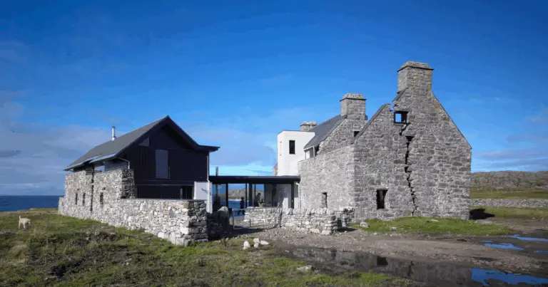 Dal rudere alla villa moderna: guida completa per trasformare pietra antica in comfort contemporaneo