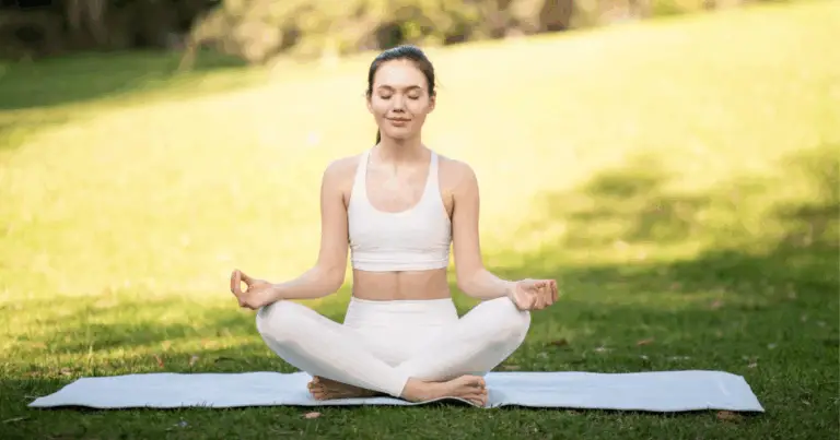 Routine di Yoga per il Buongiorno: Guida Completa per Iniziare la Giornata con Energia 🌞