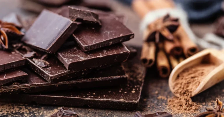 Cioccolato Fondente: Un Tesoro per la Salute e il Benessere Quotidiano