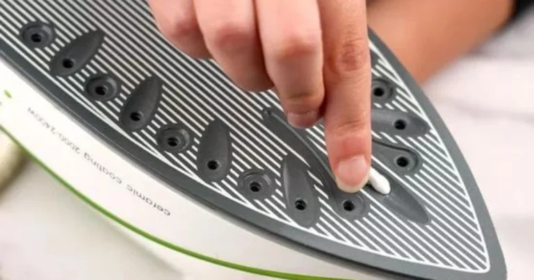 Pulire il ferro da stiro in 30 secondi: il metodo veloce ed efficace che tutti dovrebbero conoscere ✨