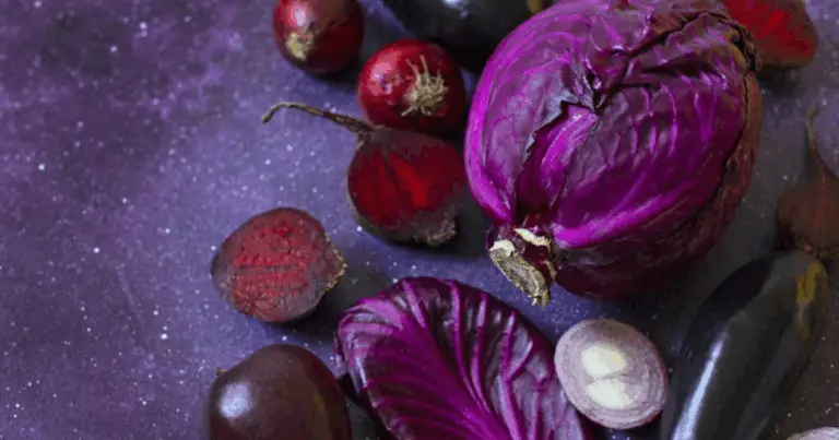 Perché mangiare viola: benefici e proprietà degli alimenti dal colore intenso