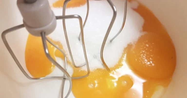 Torta light allo yogurt greco: il dolce da gustare ogni sera senza sensi di colpa