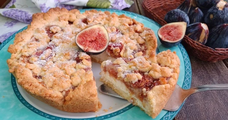Sbriciolata di Ricotta, Fichi e Mandorle: il Dolce Rustico che Conquista Tutti