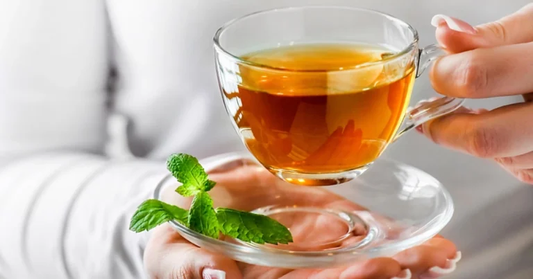 12 motivi per cui ogni donna dovrebbe bere questo tè naturale ogni giorno