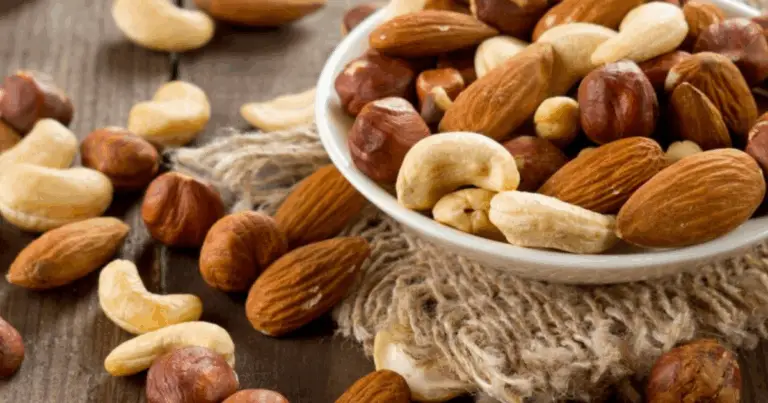 Noci e frutta secca: proprietà, benefici e consigli di consumo