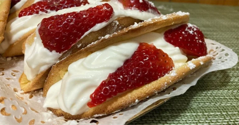 Dolcetti con panna e fragole: la ricetta veloce e irresistibile pronta in 8 minuti