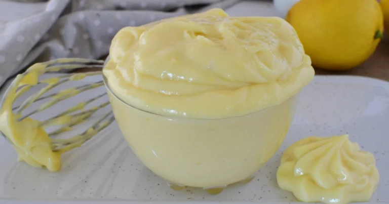 Crema Pasticcera della Domenica: Ricetta Classica e Vellutata