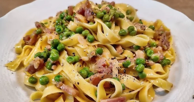 Fettuccine alla papalina: ricetta, origini e varianti del piatto romano