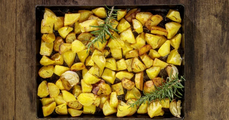Patate al Forno: Croccanti Fuori e Morbide Dentro