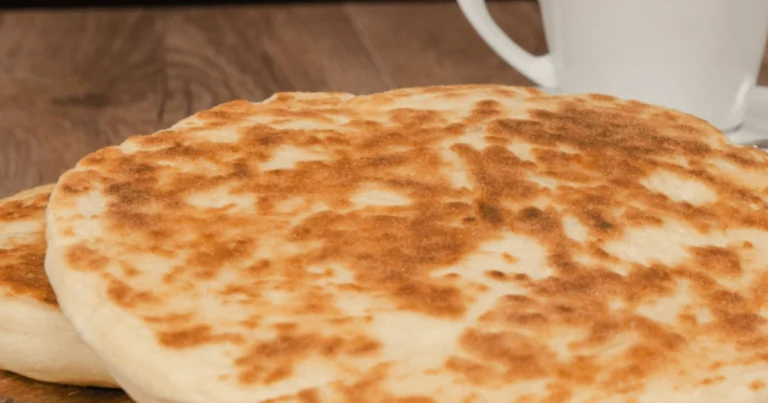 Pane di patate in padella: soffice, profumato e senza forno