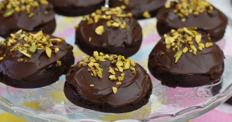 Rame di Napoli: Biscotti Siciliani al Cacao con Glassa al Cioccolato e Pistacchi