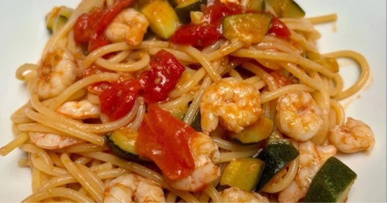 Spaghetti gamberi e pomodorini: un primo piatto fresco e profumato dal sapore mediterraneo