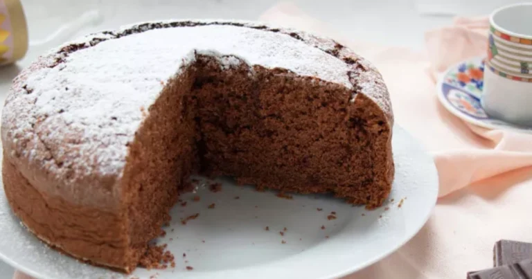 Torta di albumi e cacao: dolce leggero e anti-spreco
