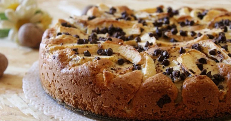 Torta di mele con noci e cacao: soffice, profumata e ricca di gusto