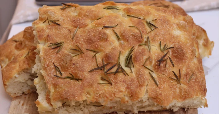 Focaccia Millebolle: la ricetta soffice e alveolata di Fulvio Marino