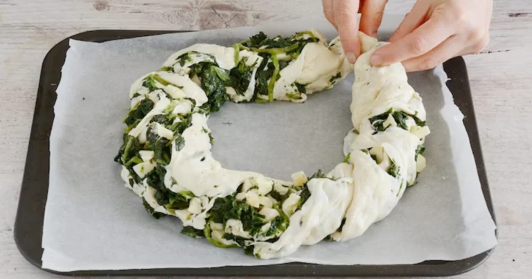 Ciambella salata formaggio e friarielli: il rustico napoletano soffice e filante