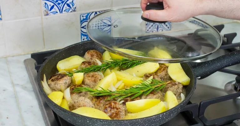 Polpette con patate e piselli: ricetta semplice per un secondo piatto ricco e gustoso