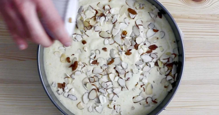 Torta di mandorle senza farina e lievito: ricetta semplice e profumata