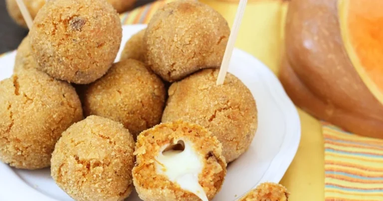 Polpette di zucca ripiene di formaggio: ricetta leggera e sfiziosa per un secondo piatto gustoso