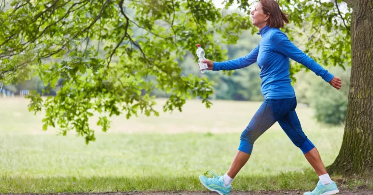 Camminare ogni giorno: benefici, effetti e consigli per la salute