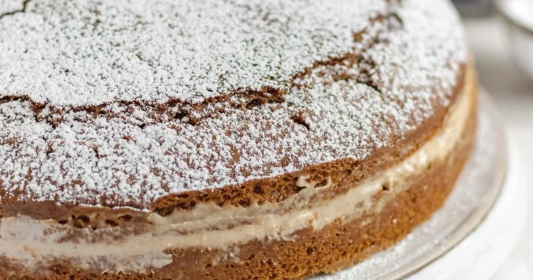 Torta al caffè che si scioglie in bocca: la ricetta cremosa e profumata perfetta per ogni occasione