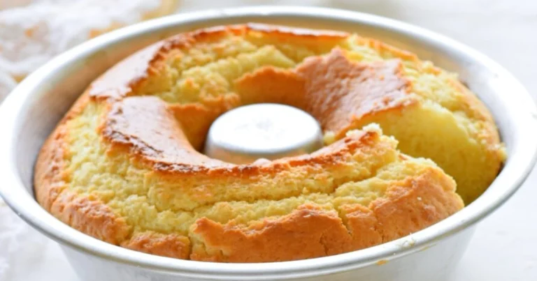 Ciambella al latte in 5 minuti: la ricetta super soffice e senza fruste elettriche